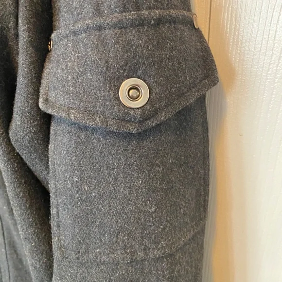 Men’s Size L Roots jacket - Picture 3 of 7